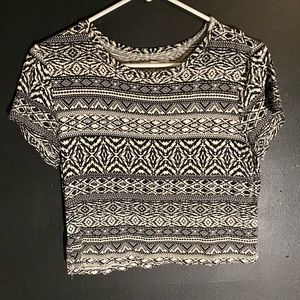 American Eagle Cropped Tee!!